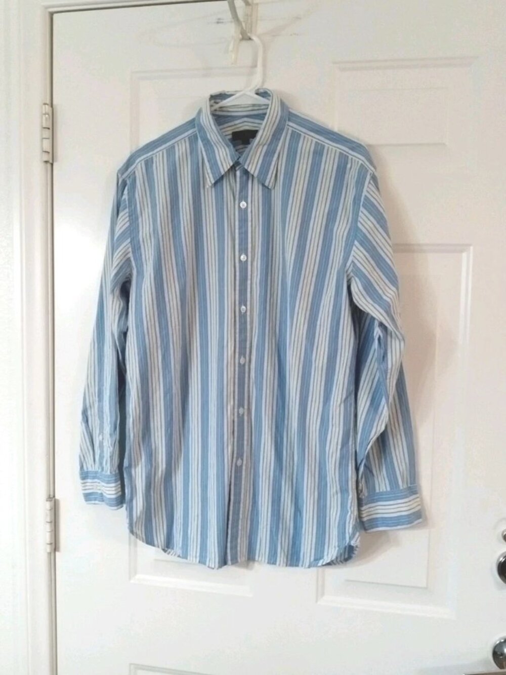 DKNY Men's Large 16 34/35 Long Sleeve Button Up Blue & White Striped Shirt